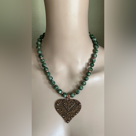 22 inch Chrome Diopside bead Necklace NWOT - Picture 3 of 14